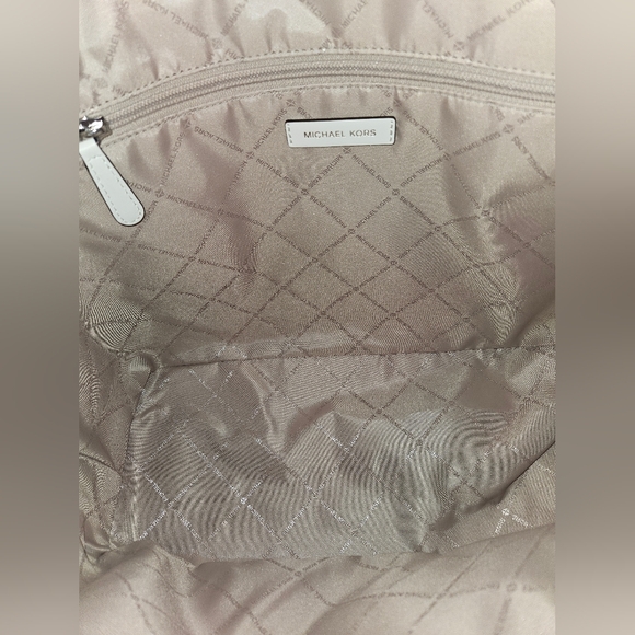 NWOT MK Jet Set Large Printed Signature Logo Tote Bag - Picture 8 of 10